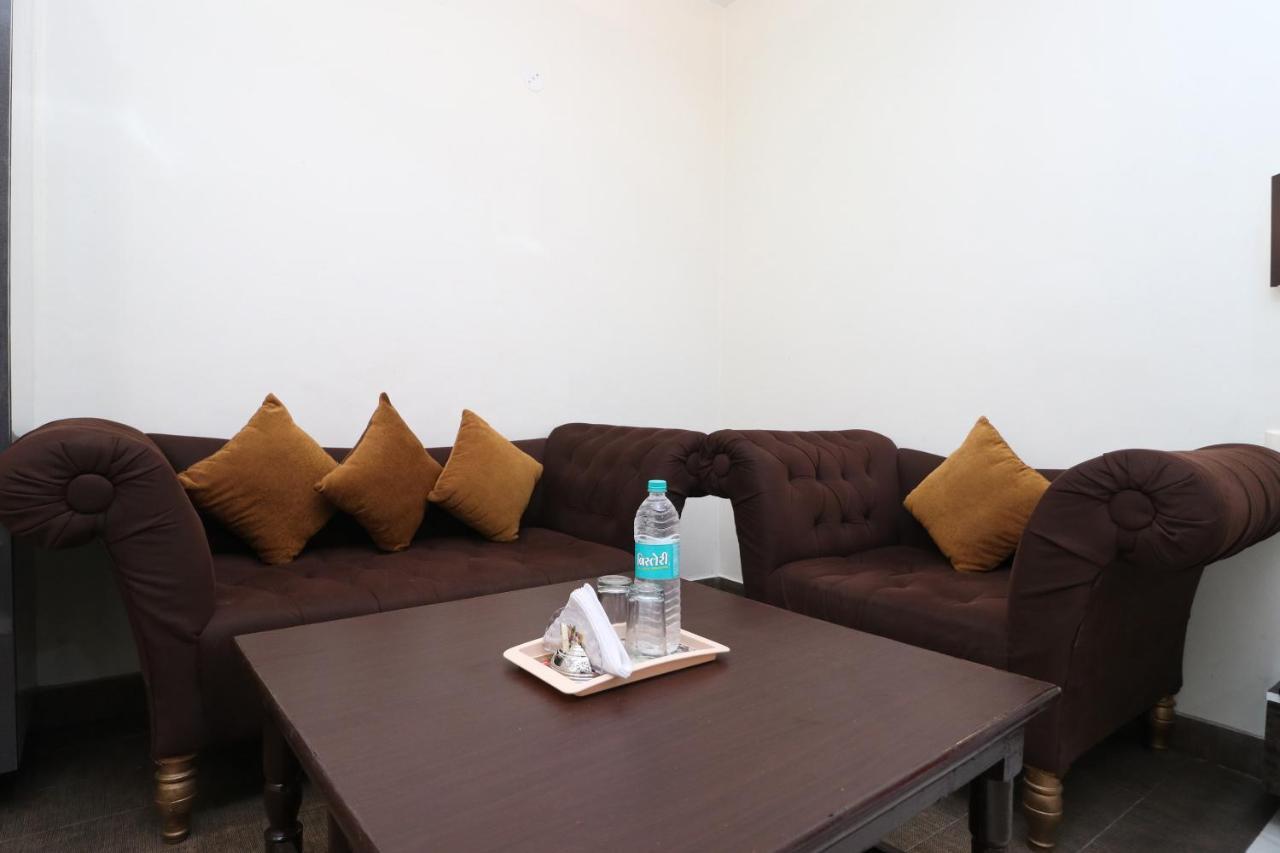 Oyo 29637 Hotel Kakkar Ludhiana Buitenkant foto