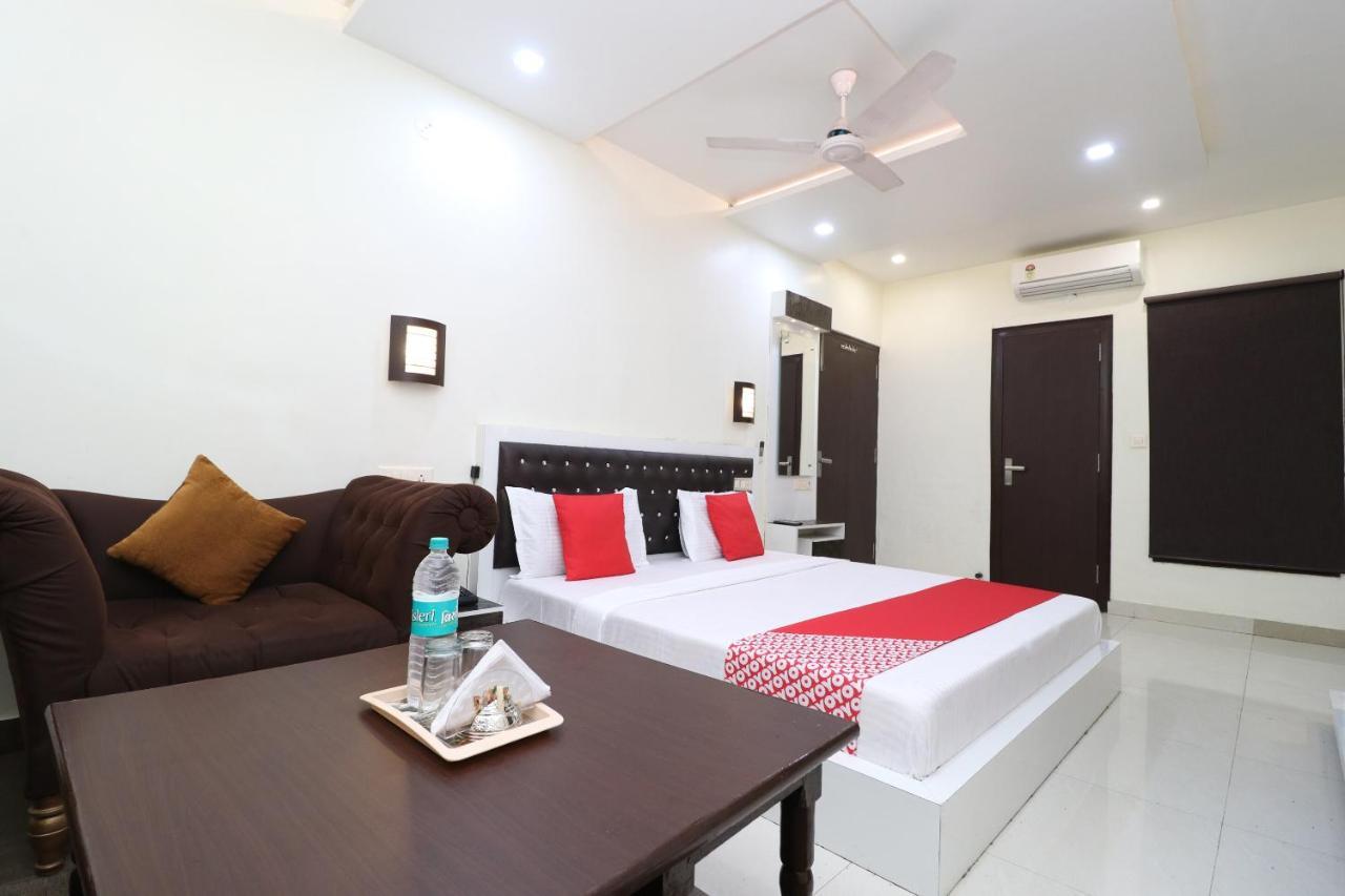 Oyo 29637 Hotel Kakkar Ludhiana Kamer foto